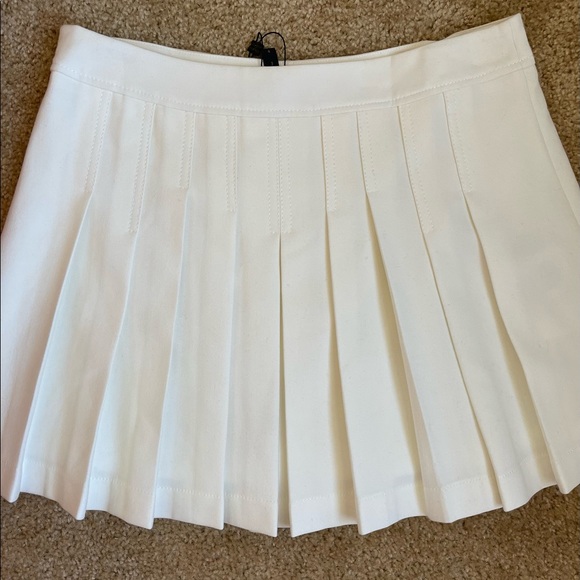 Brand New BCBG pleated tennis skirt - Picture 5 of 5